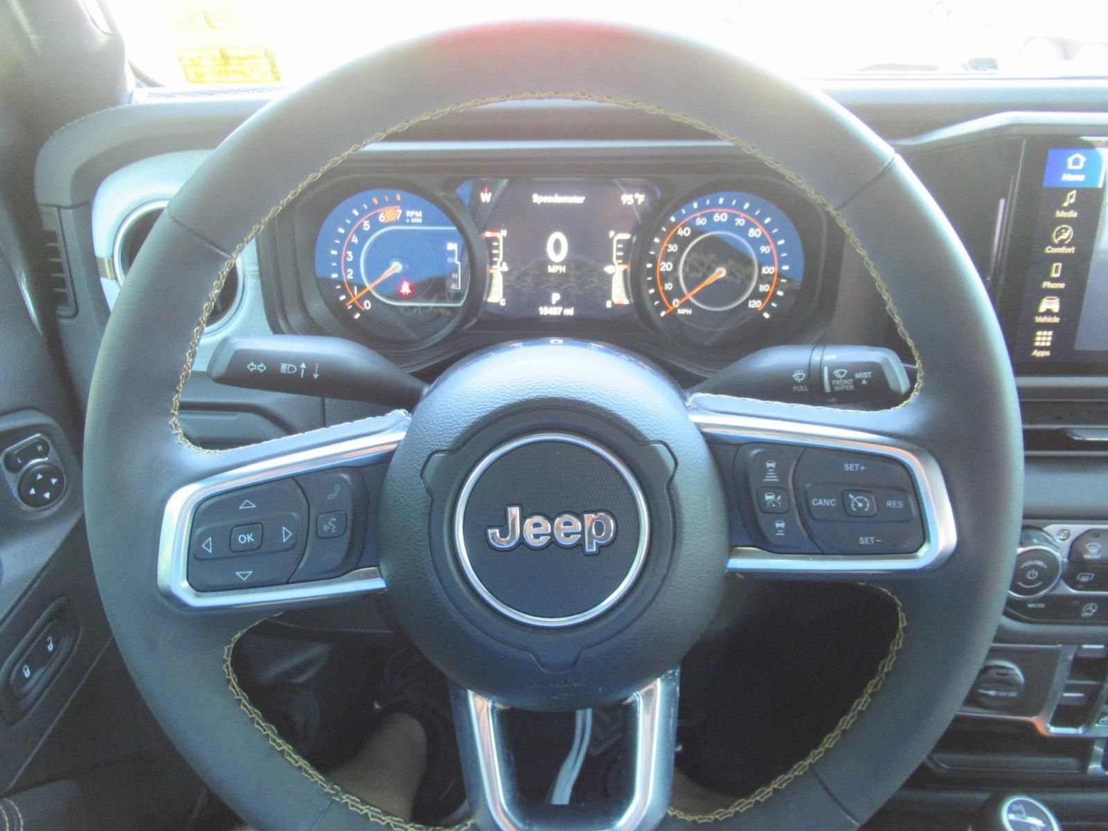 Certified 2024 Jeep Wrangler Unlimited Sahara w/ Safety Group AWD/4WD image 23