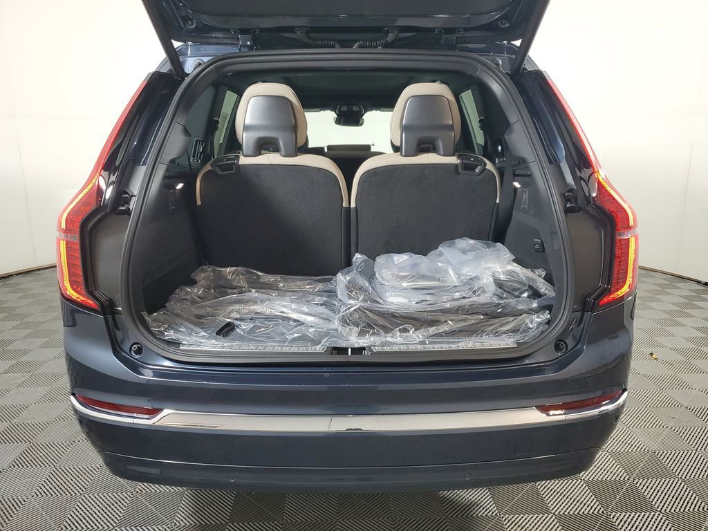 New 2026 Volvo XC90 T8 Core w/ Protection Package AWD/4WD image 9