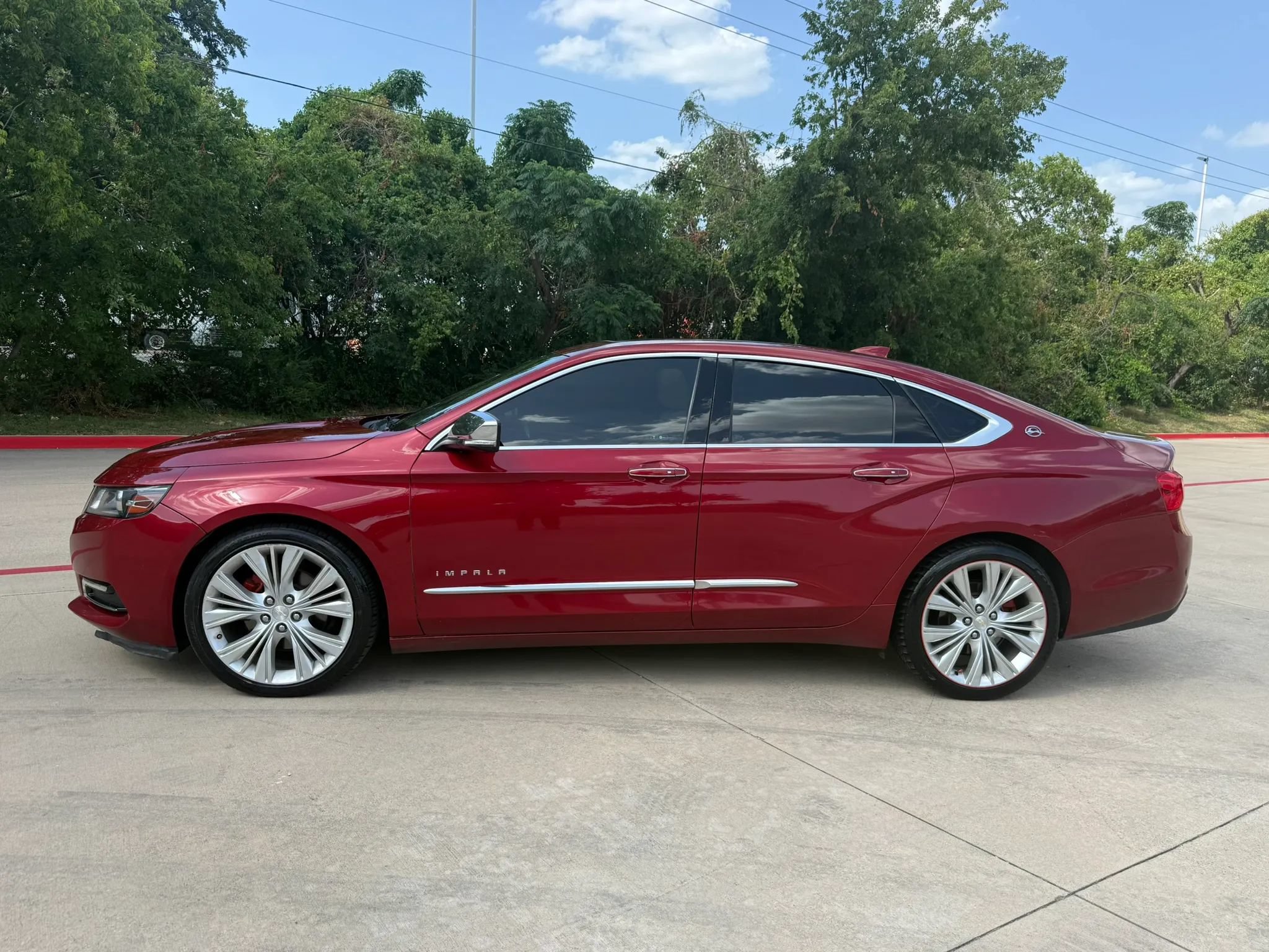 Used 2018 Chevrolet Impala Premier w/ Premier Confidence Package FWD image 2