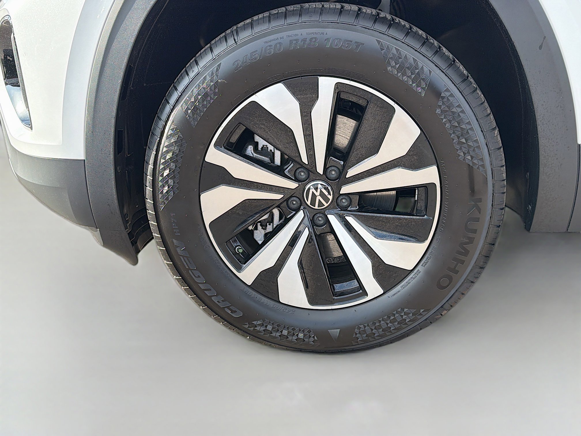 Used 2026 Volkswagen Atlas Cross Sport SE FWD image 41