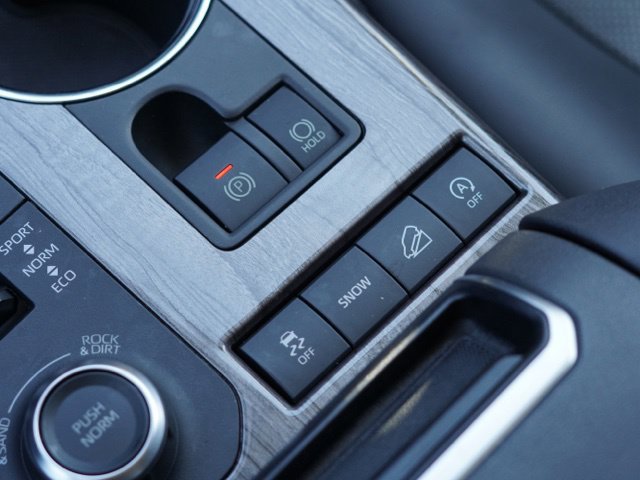 Certified 2021 Toyota Highlander Limited AWD/4WD image 39