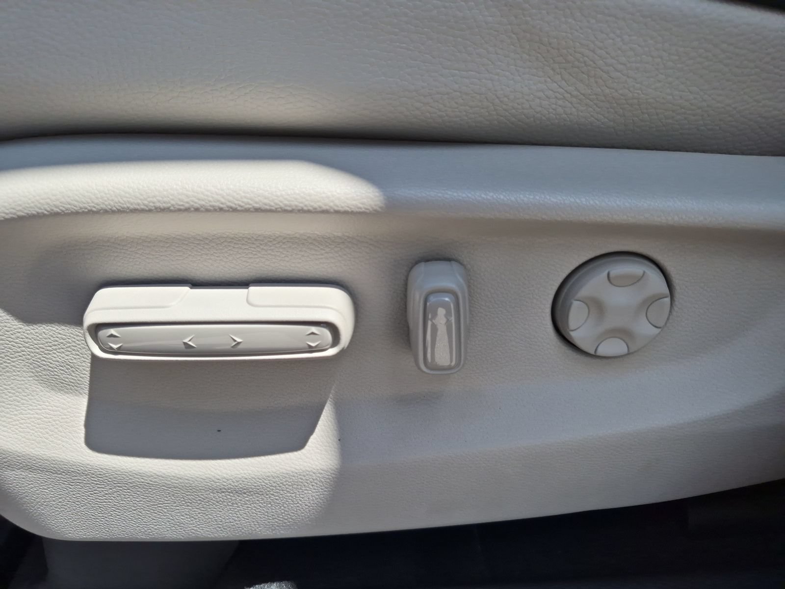 New 2026 Honda Odyssey Touring image 14
