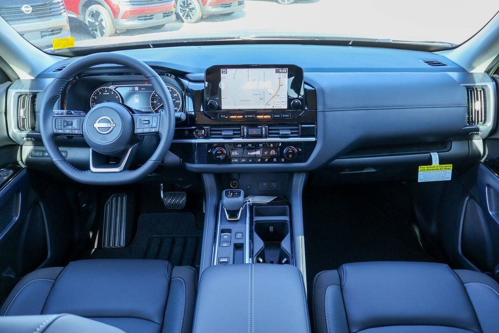 New 2025 Nissan Pathfinder SL image 6