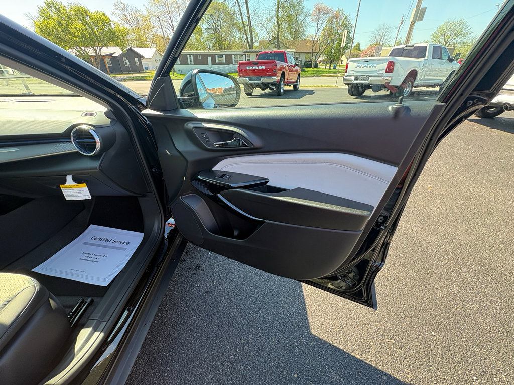 New 2026 Chevrolet Trax LT w/ Midnight Edition image 23