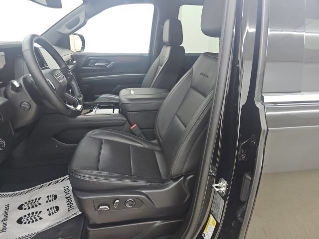 Used 2025 GMC Yukon Denali AWD/4WD image 2