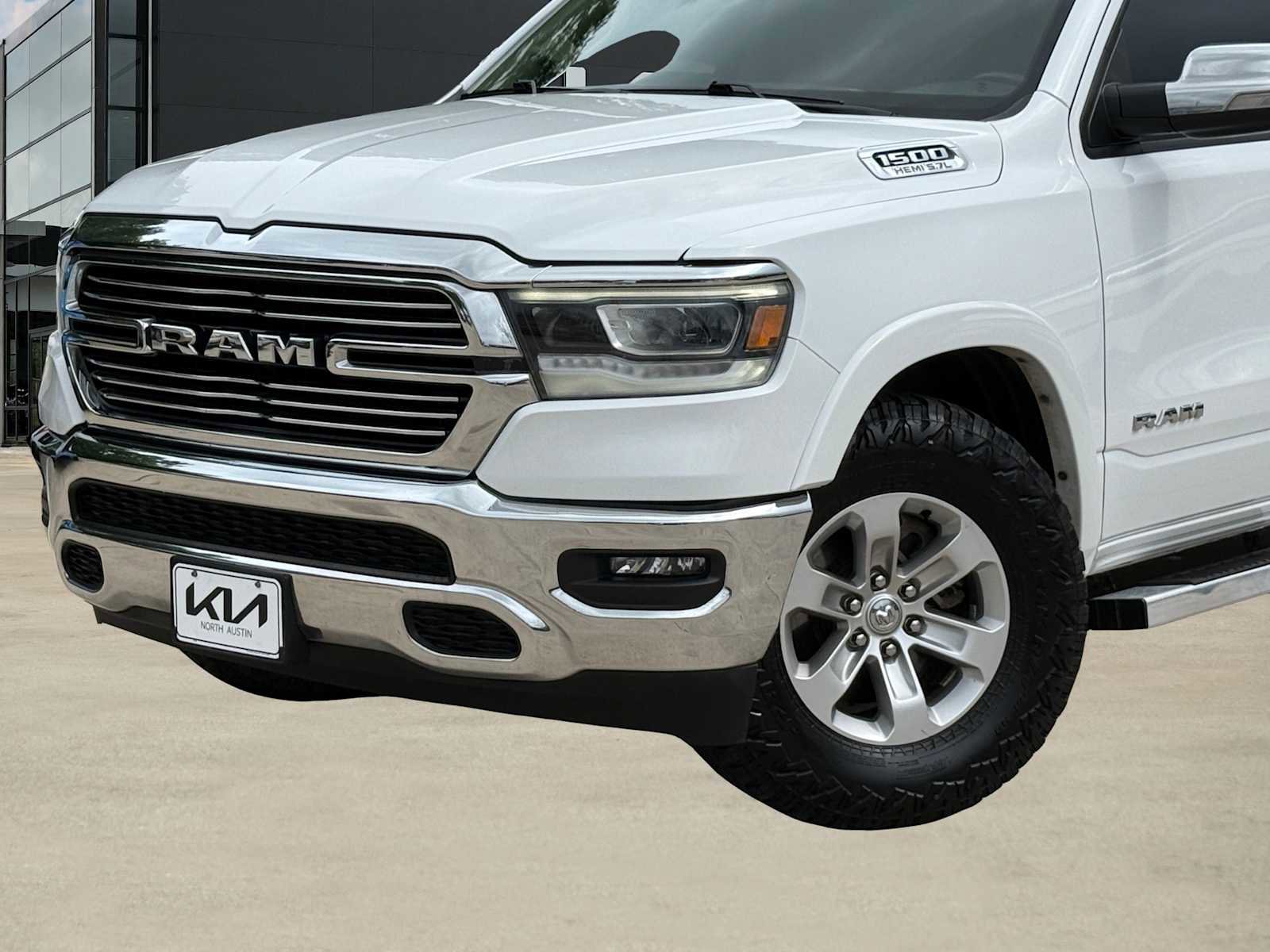Used 2021 RAM 1500 Laramie AWD/4WD image 2