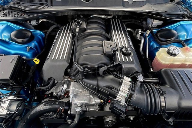 Used 2015 Dodge Challenger SRT image 9