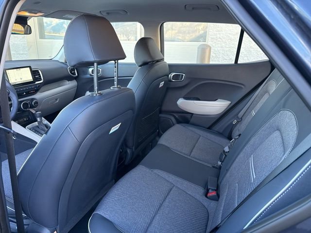Used 2025 Hyundai Venue Limited image 12