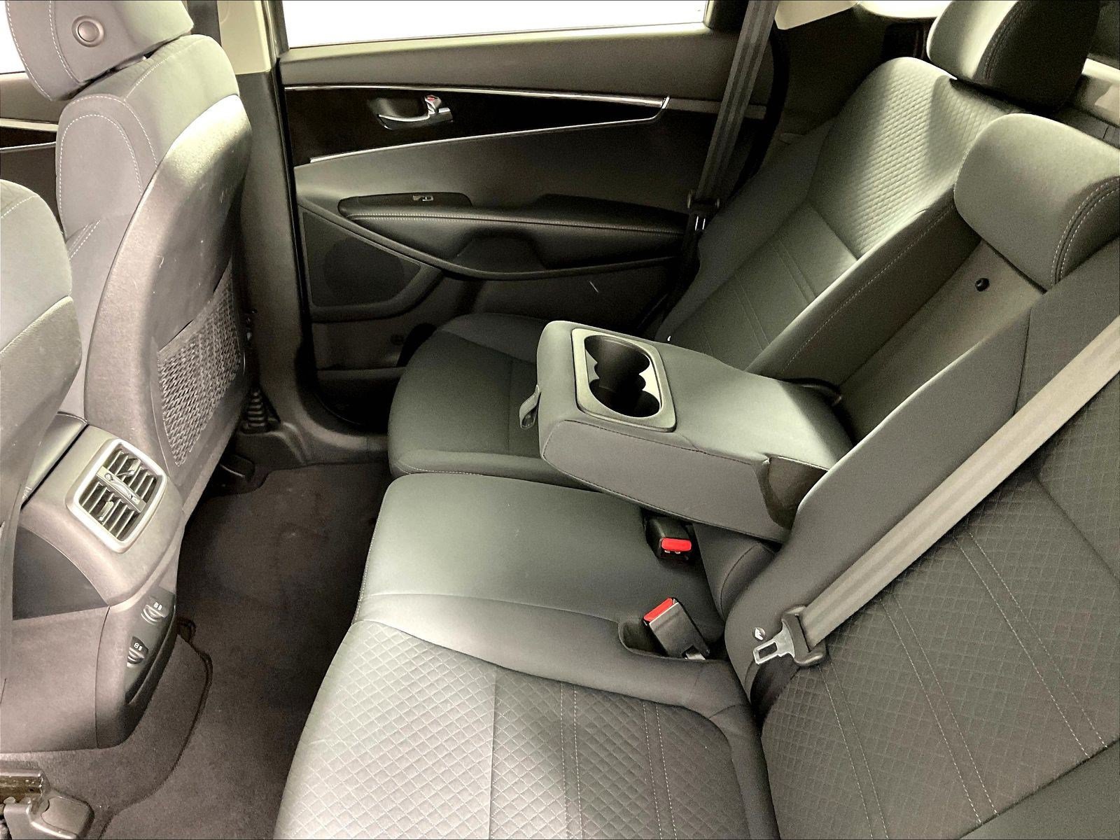 Used 2017 Kia Sorento FWD image 36