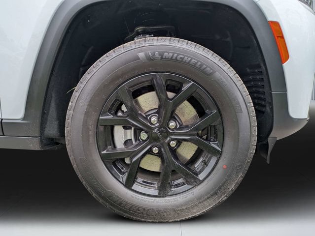 New 2026 Jeep Grand Cherokee L 2WD image 10