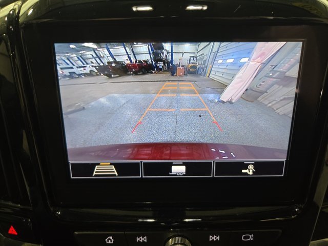 Used 2020 Chevrolet Traverse LT image 26