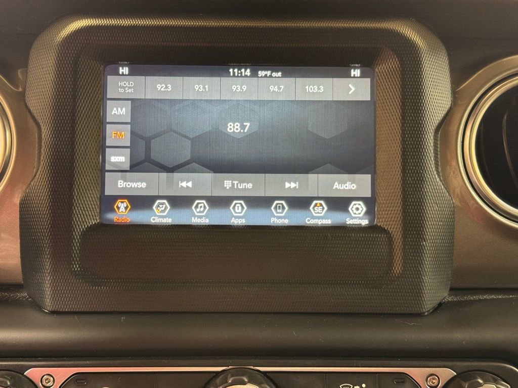 Used 2019 Jeep Wrangler Unlimited Sahara image 35