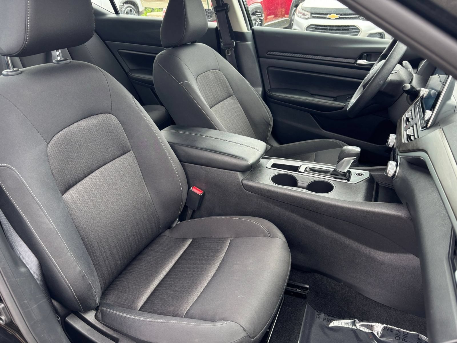 Used 2025 Nissan Altima 2.5 SV FWD image 36