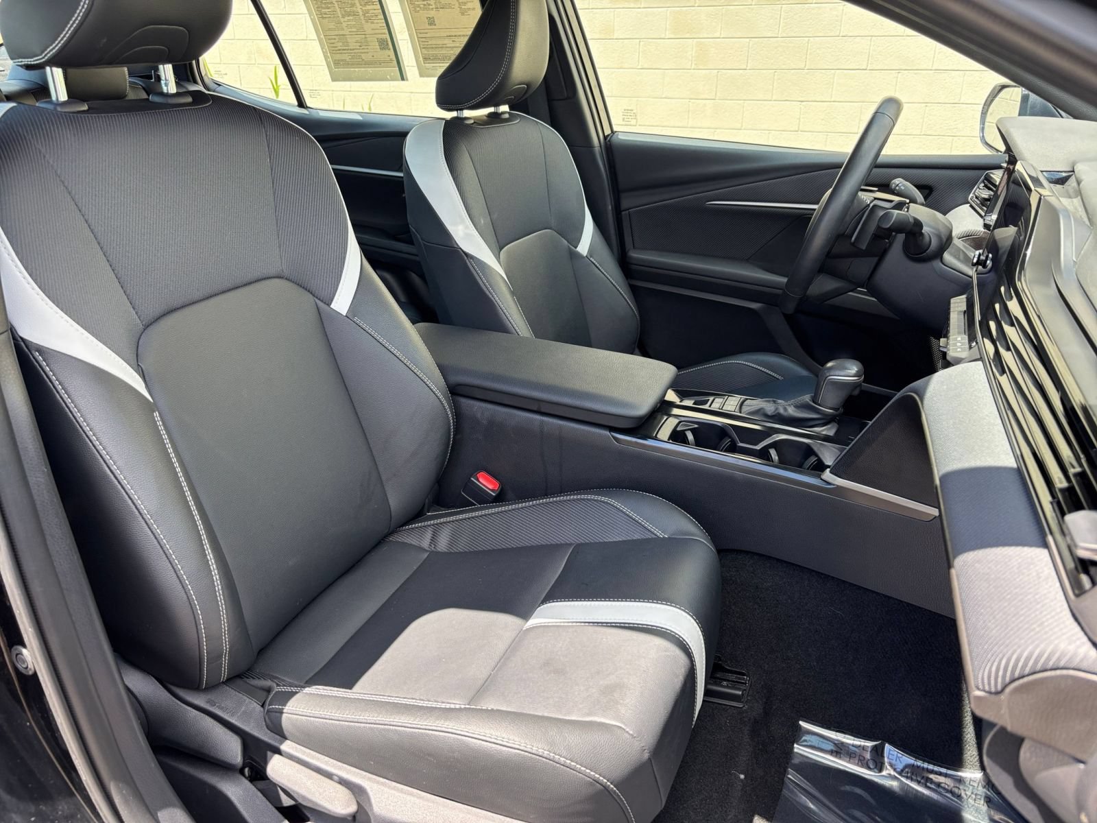 Used 2025 Toyota Camry SE FWD image 37
