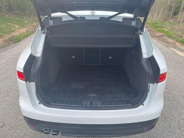 Used 2018 Jaguar F-PACE Premium image 7