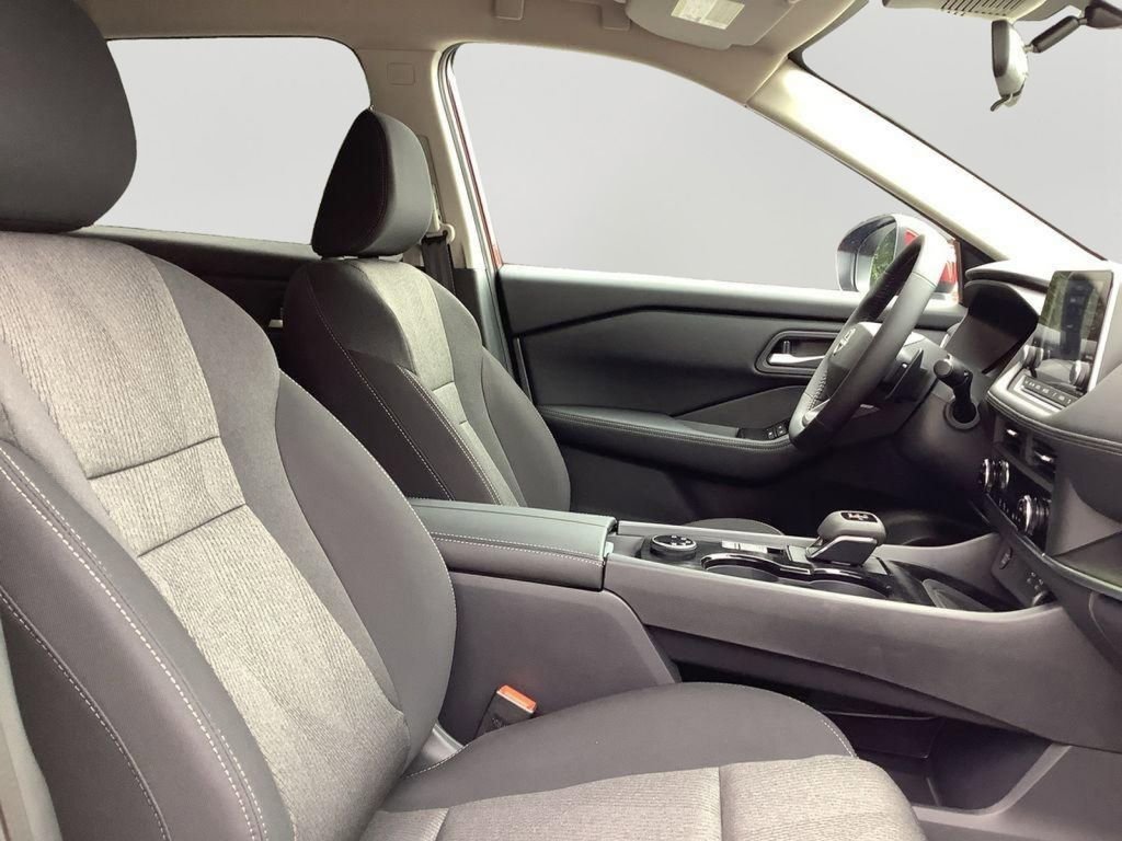 Used 2026 Nissan Rogue SV image 12