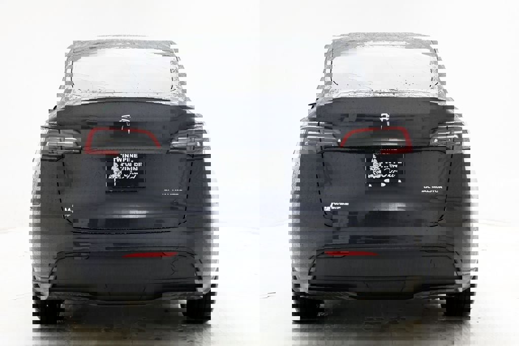 Used 2024 Tesla Model Y Long Range image 7
