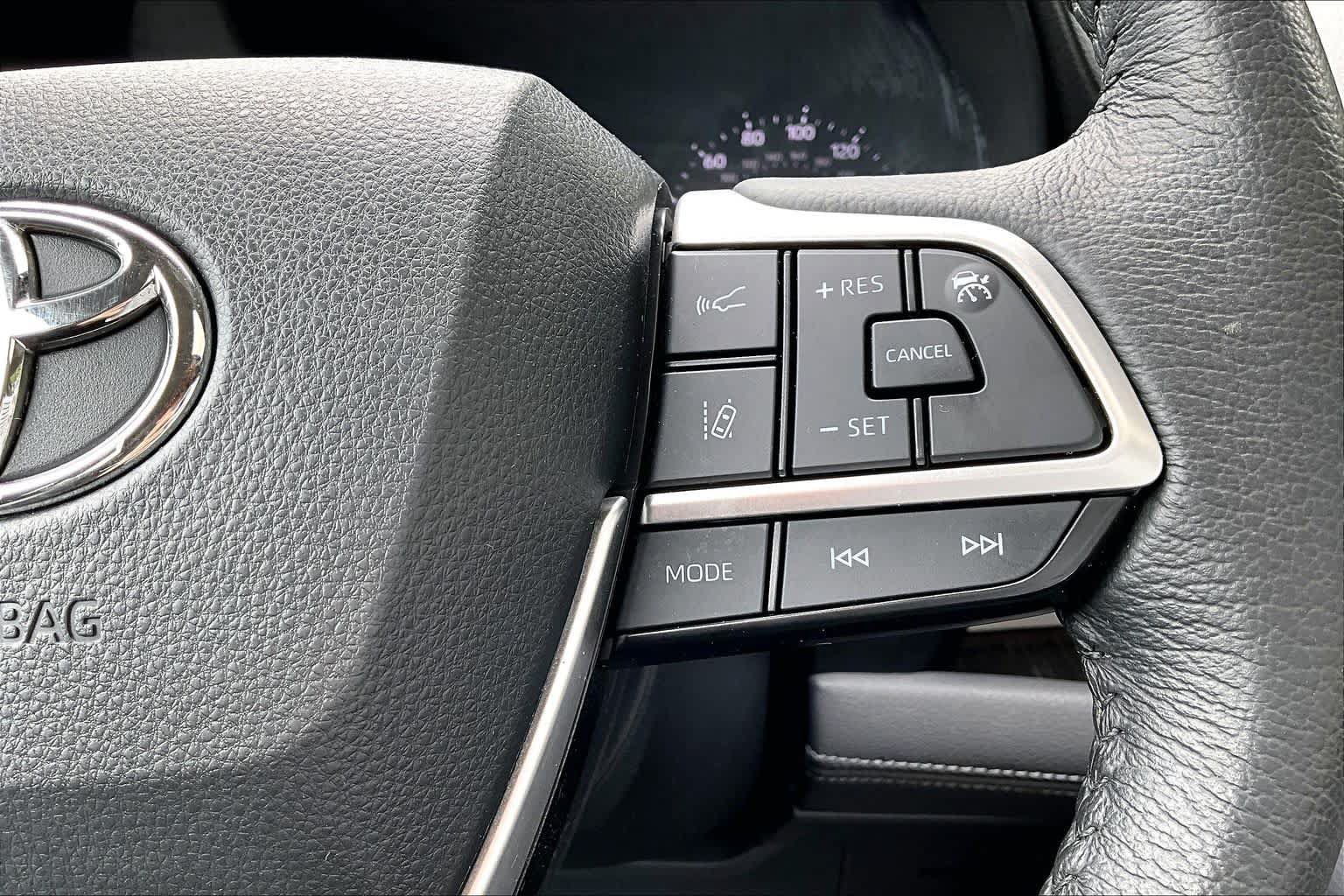 Certified 2023 Toyota Sienna XLE w/ XLE Plus Package AWD/4WD image 46