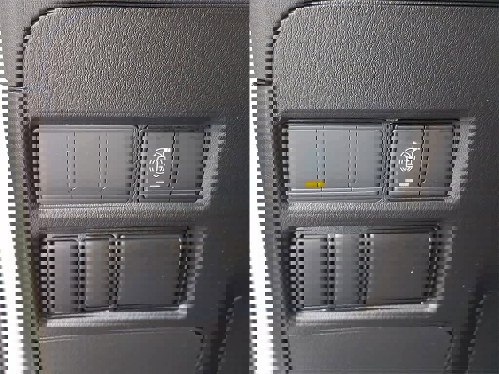 Used 2024 Nissan Armada SV image 25