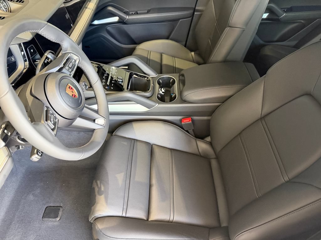 New 2026 Porsche Cayenne Coupe AWD/4WD image 15