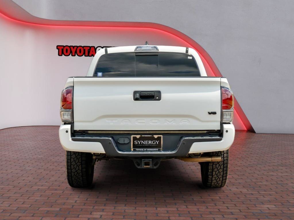 Used 2020 Toyota Tacoma TRD Sport w/ Technology Package AWD/4WD image 7
