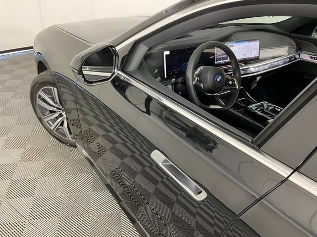 Used 2024 BMW i7 xDrive60 RWD image 38