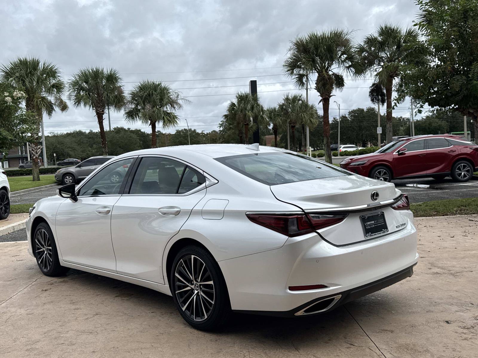 Used 2024 Lexus ES 350 w/ Premium Package FWD image 14