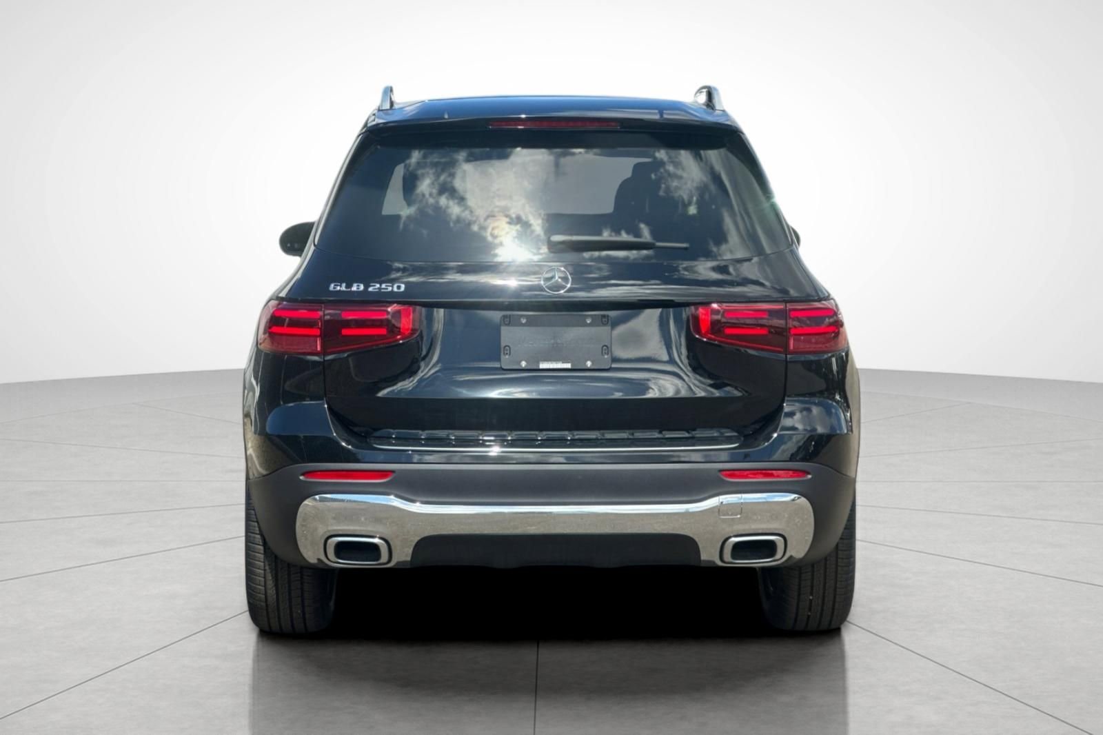 New 2025 Mercedes-Benz GLB 250 image 6