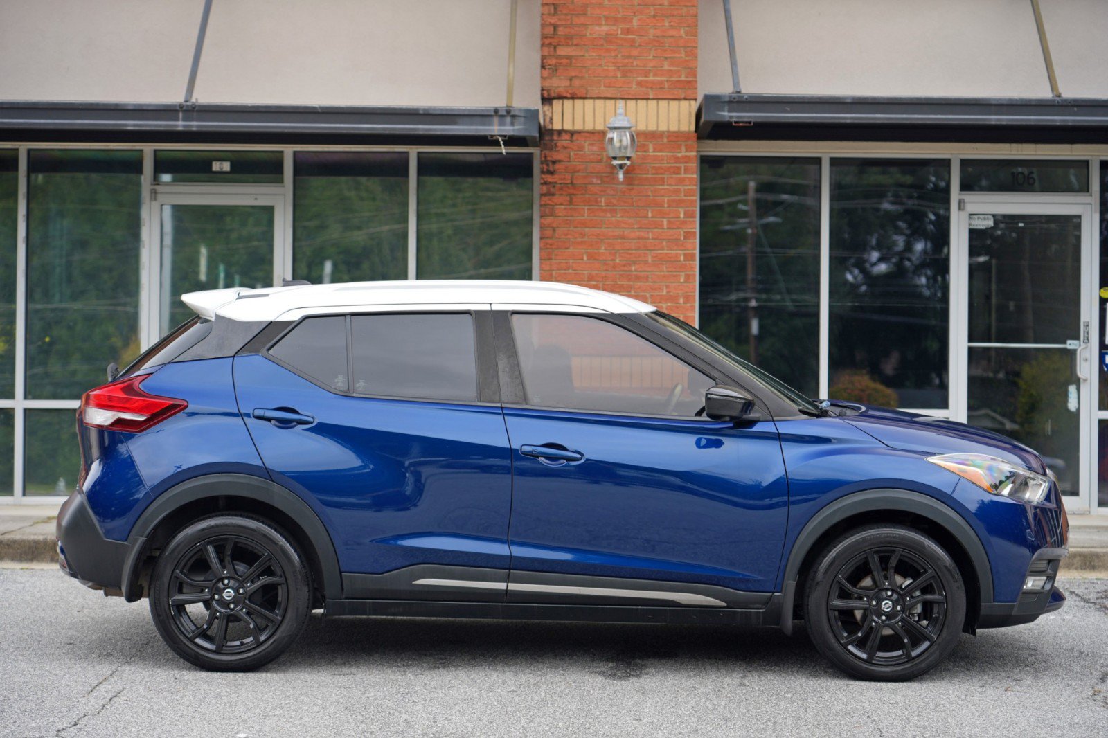 Used 2019 Nissan Kicks SR w/ SR Premium Package FWD image 45