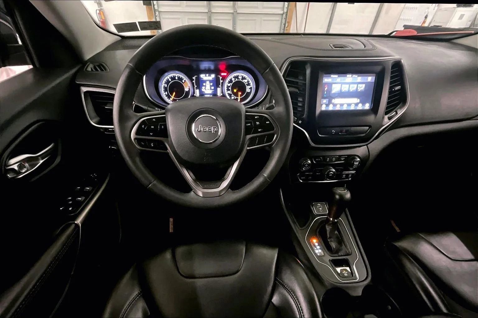 Used 2020 Jeep Cherokee Latitude Plus image 5