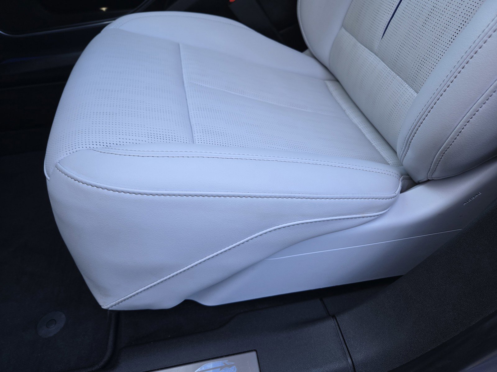 Certified 2024 Cadillac Lyriq Luxury RWD image 14