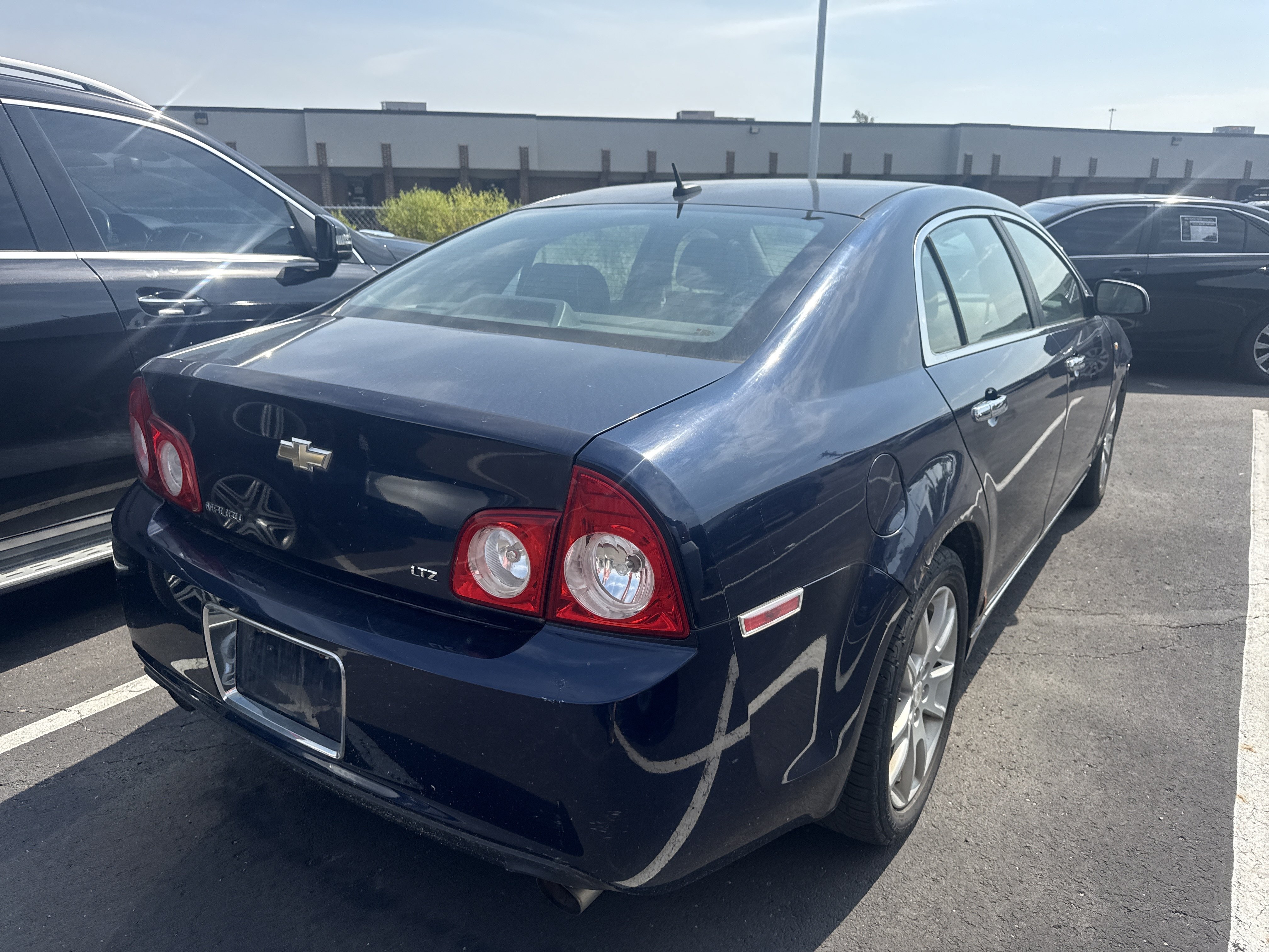 Used 2008 Chevrolet Malibu LTZ FWD image 3