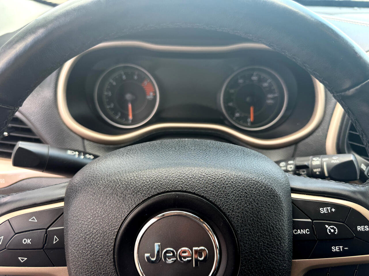 Used 2017 Jeep Cherokee High Altitude w/ Luxury Group image 36