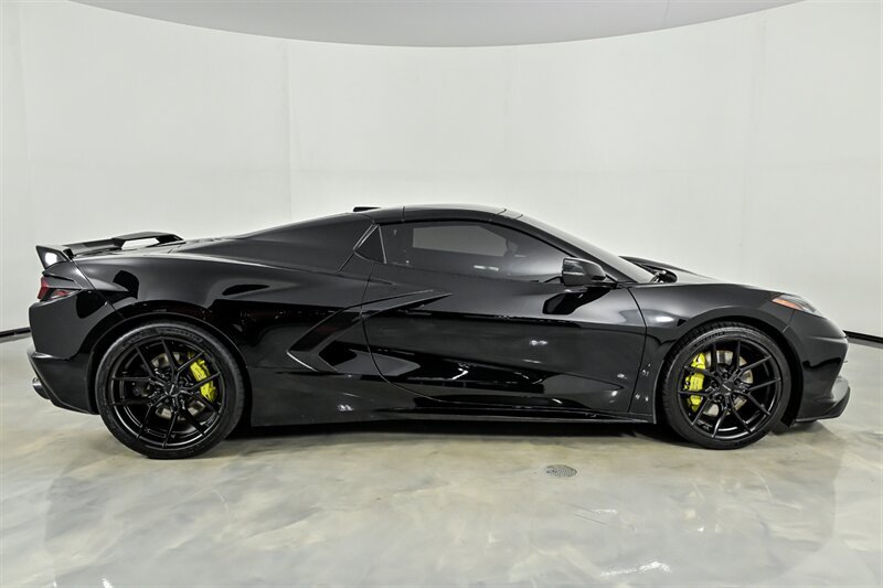 Used 2022 Chevrolet Corvette Stingray Premium Conv w/ Z51 Performance Package RWD image 12