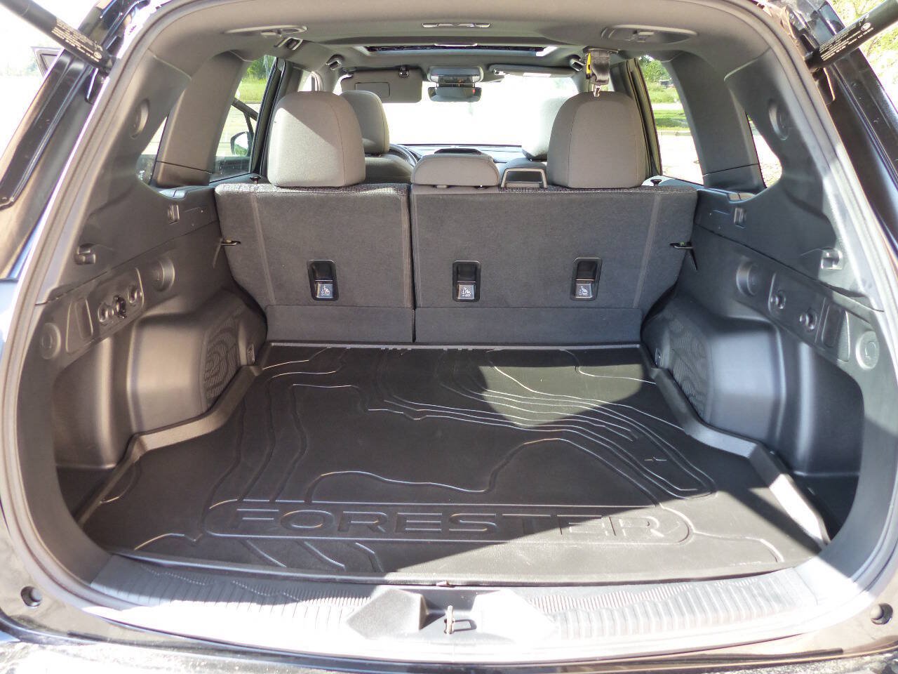 Used 2025 Subaru Forester Premium AWD/4WD image 44