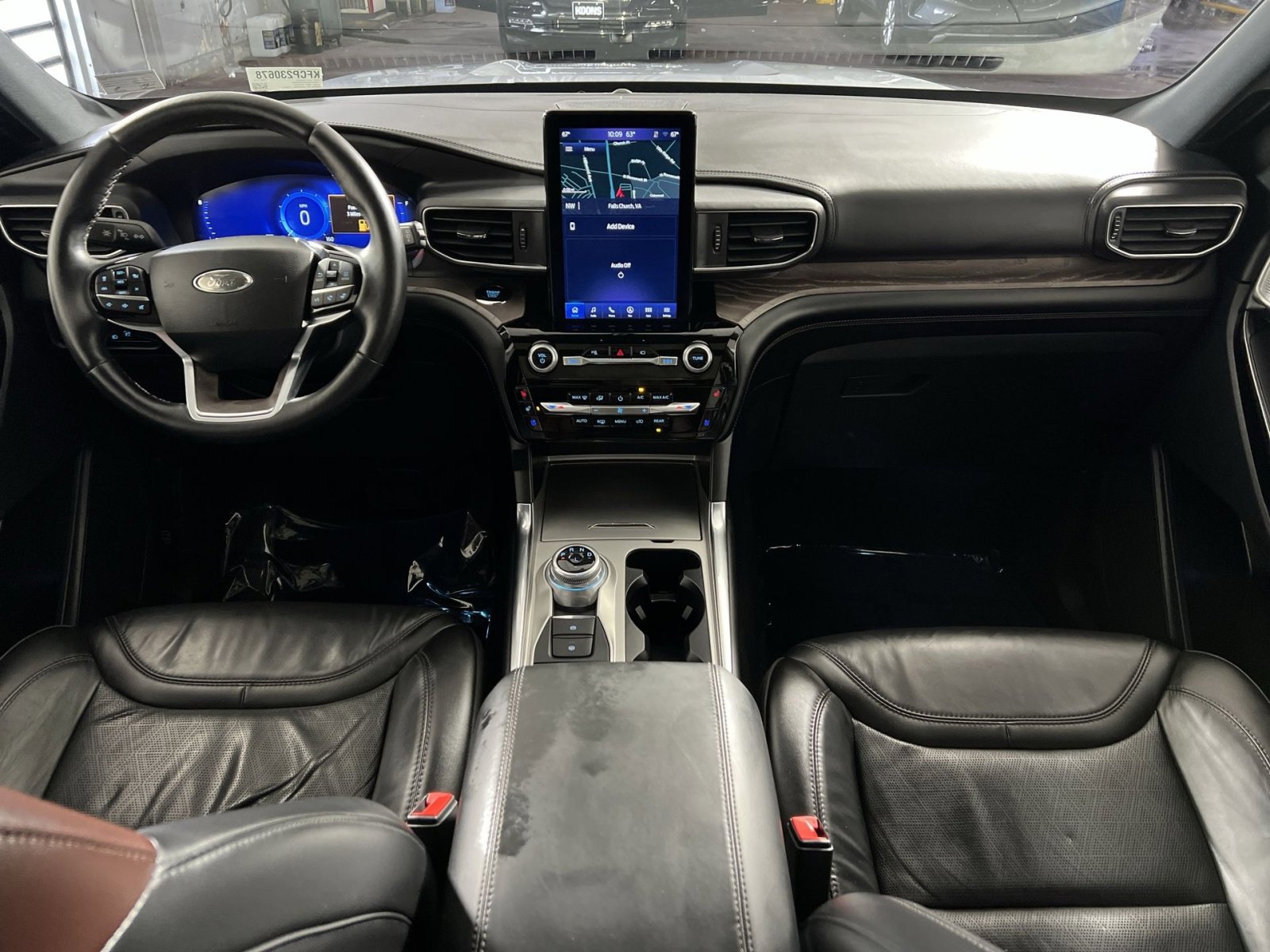 Used 2023 Ford Explorer Platinum w/ Premium Technology Package image 23