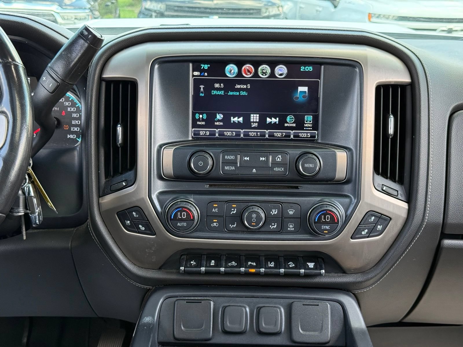 Used 2019 GMC Sierra 2500 Denali w/ Duramax Plus Package AWD/4WD image 21