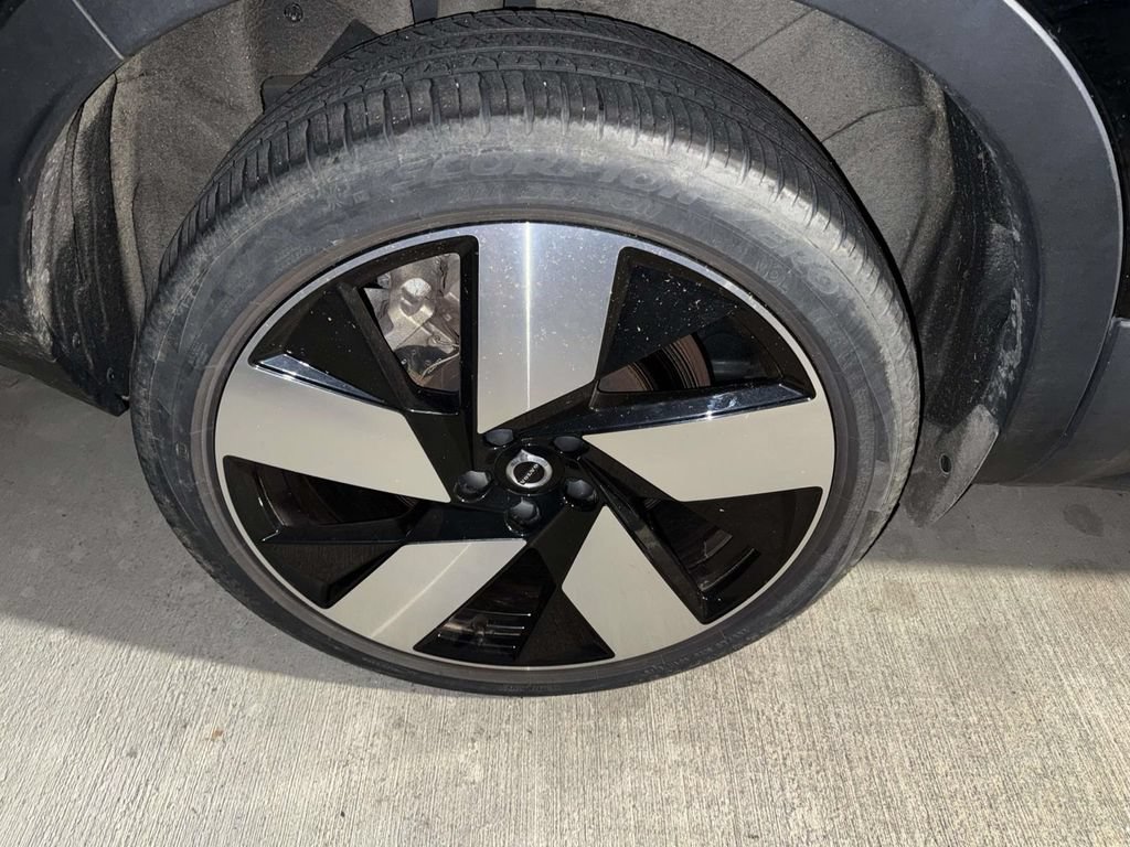 Used 2023 Volvo C40 P8 Recharge Plus w/ Climate Package AWD/4WD image 5