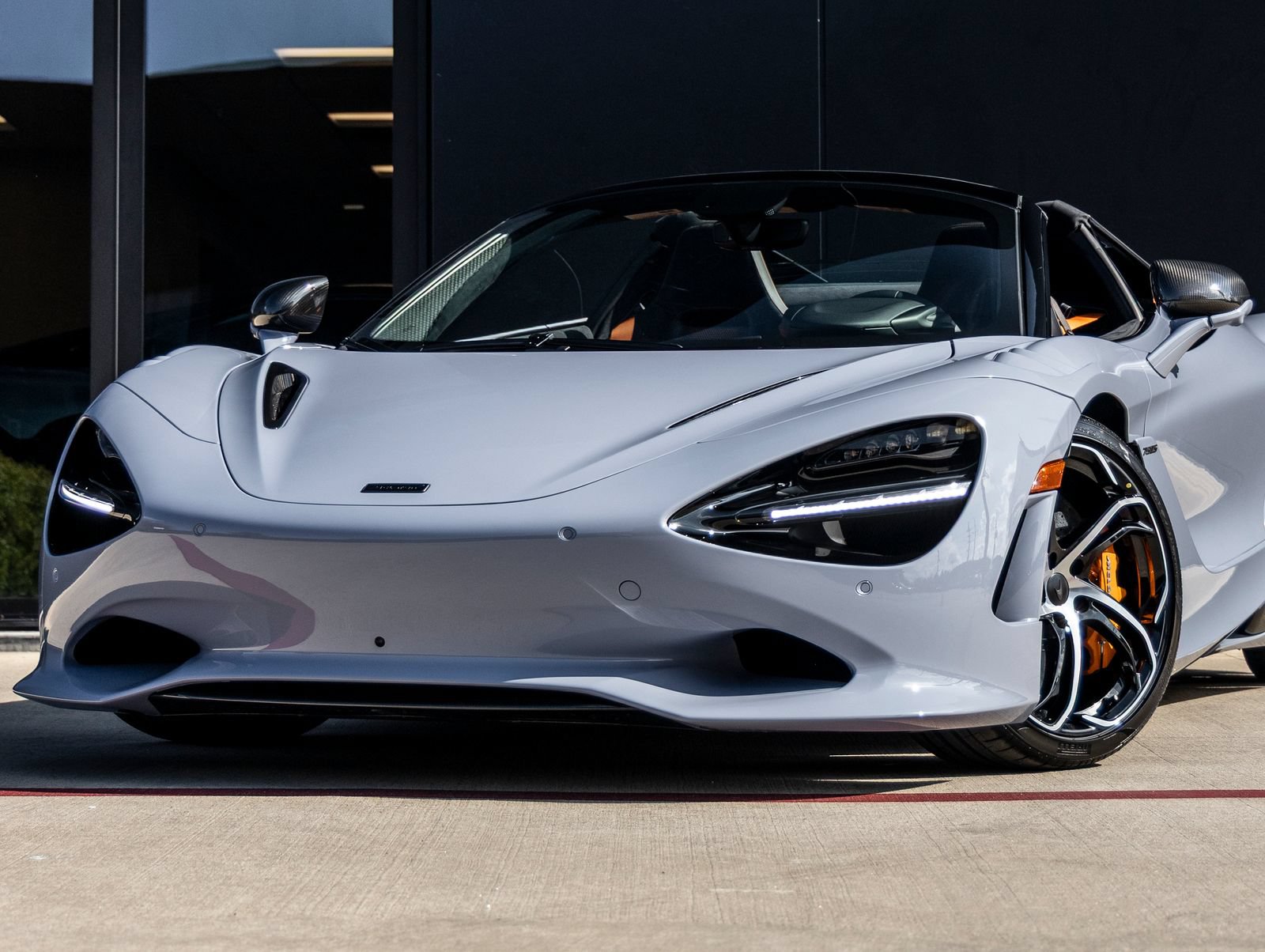 Used 2026 McLaren 750S Spider RWD image 4