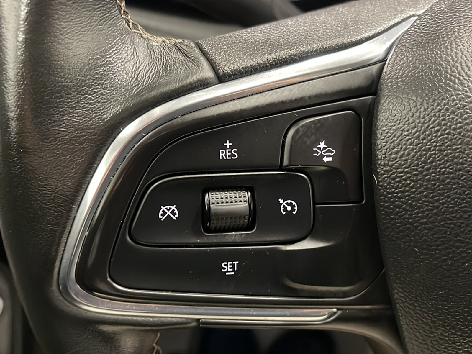 Used 2021 Buick Encore GX Select w/ Sport Touring Package AWD/4WD image 6