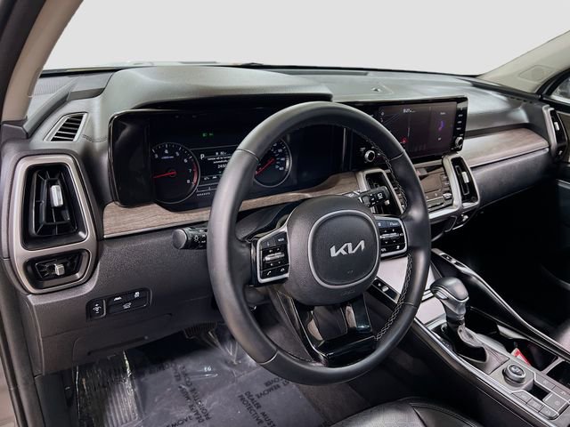 Certified 2022 Kia Sorento EX w/ Panoramic Sunroof Package image 9