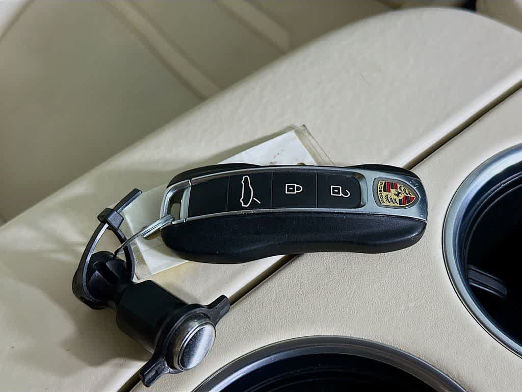 Used 2020 Porsche Panamera 4 AWD/4WD image 21