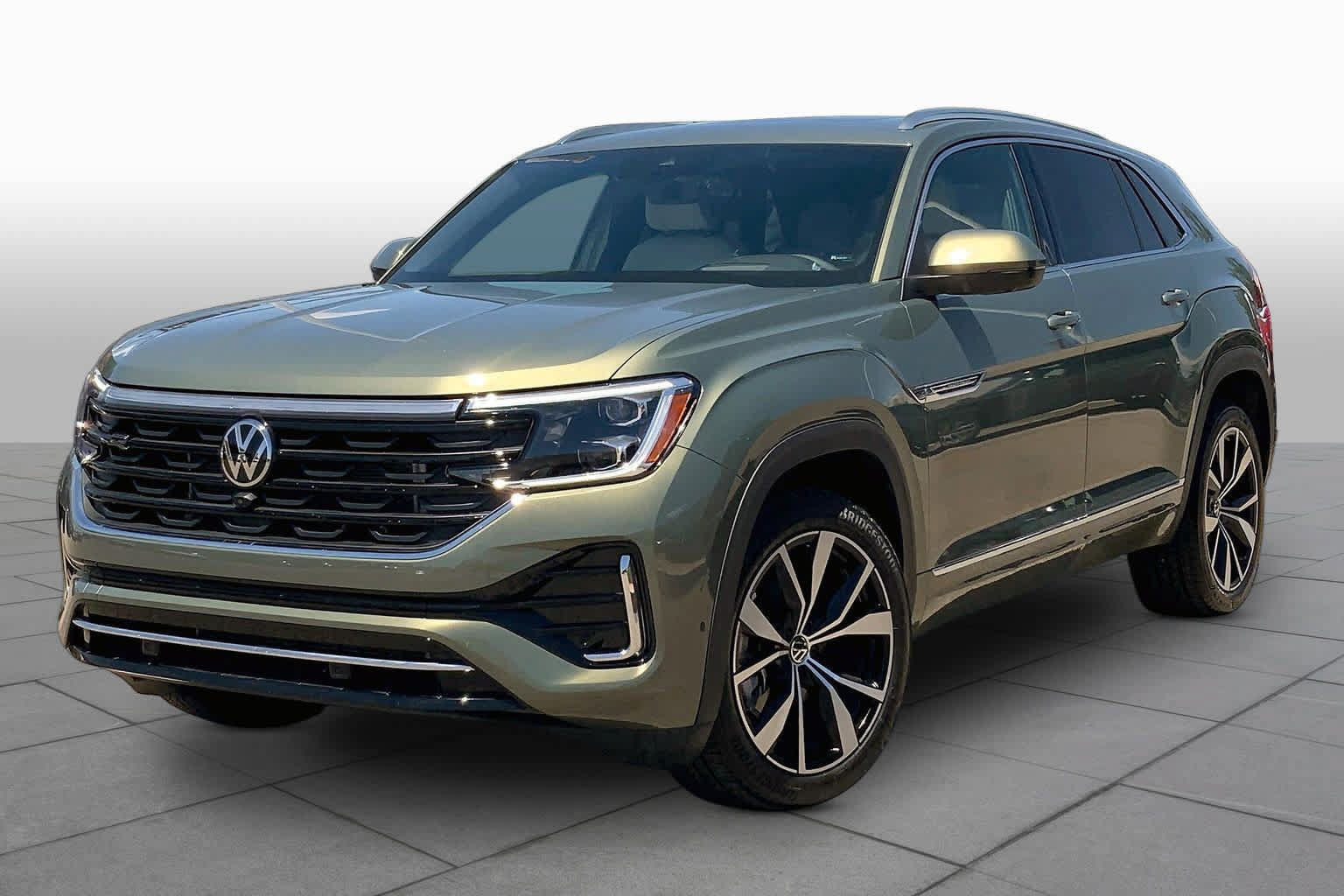 Used 2025 Volkswagen Atlas Cross Sport SEL Premium R-Line