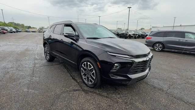 Used 2023 Chevrolet Blazer RS w/ Driver Confidence II Package AWD/4WD image 2