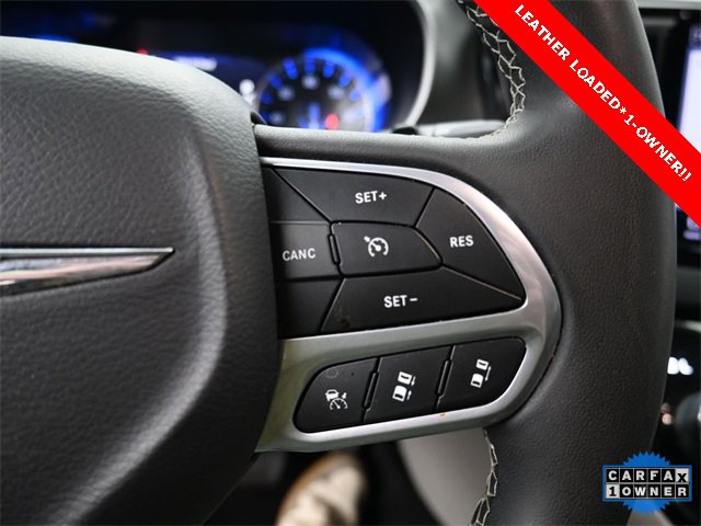 Used 2023 Chrysler Pacifica Touring-L image 18