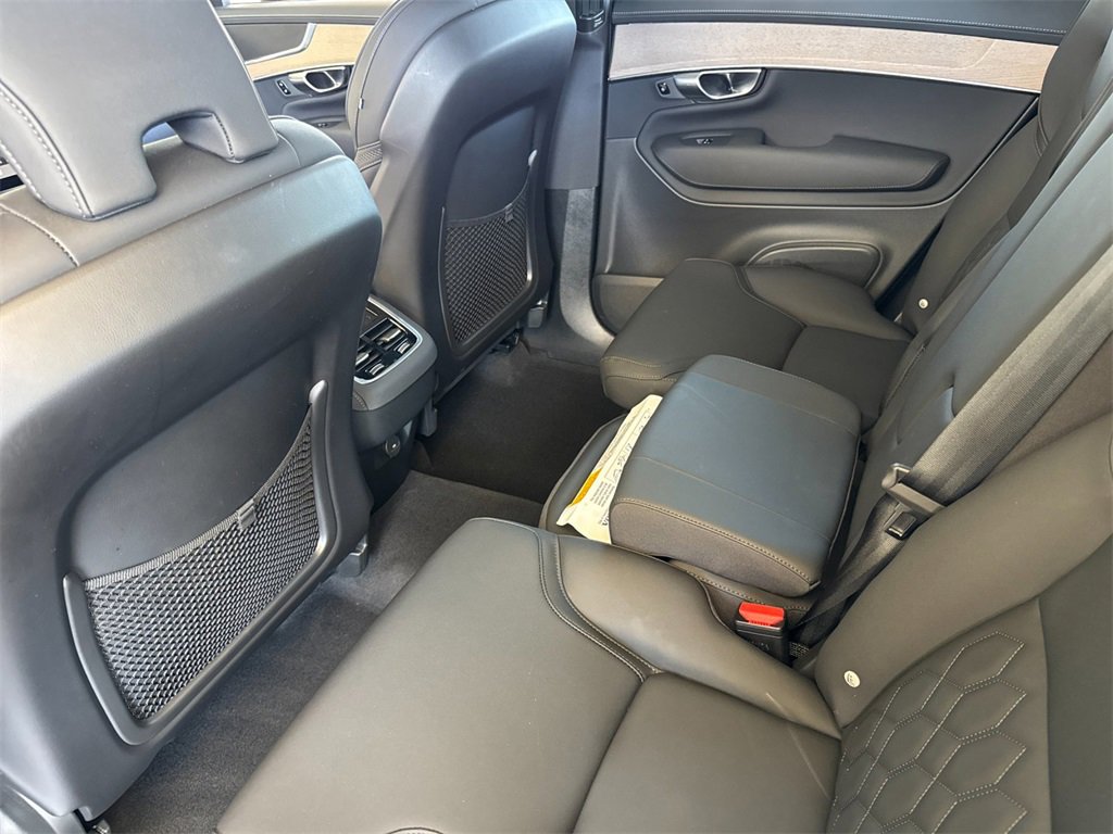 Certified 2025 Volvo XC90 B6 Plus image 11