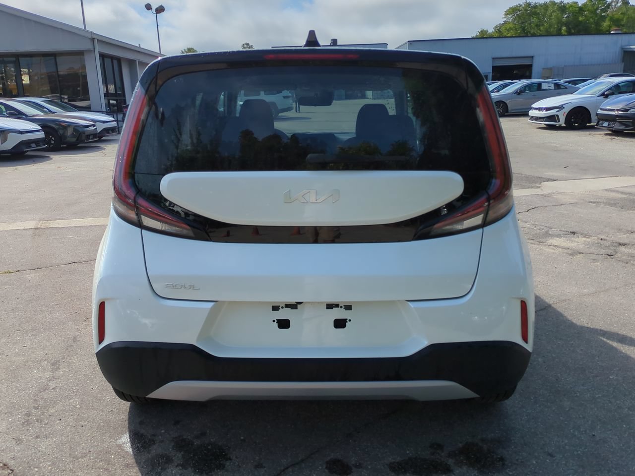 Certified 2025 Kia Soul LX w/ LX Technology Package FWD image 6