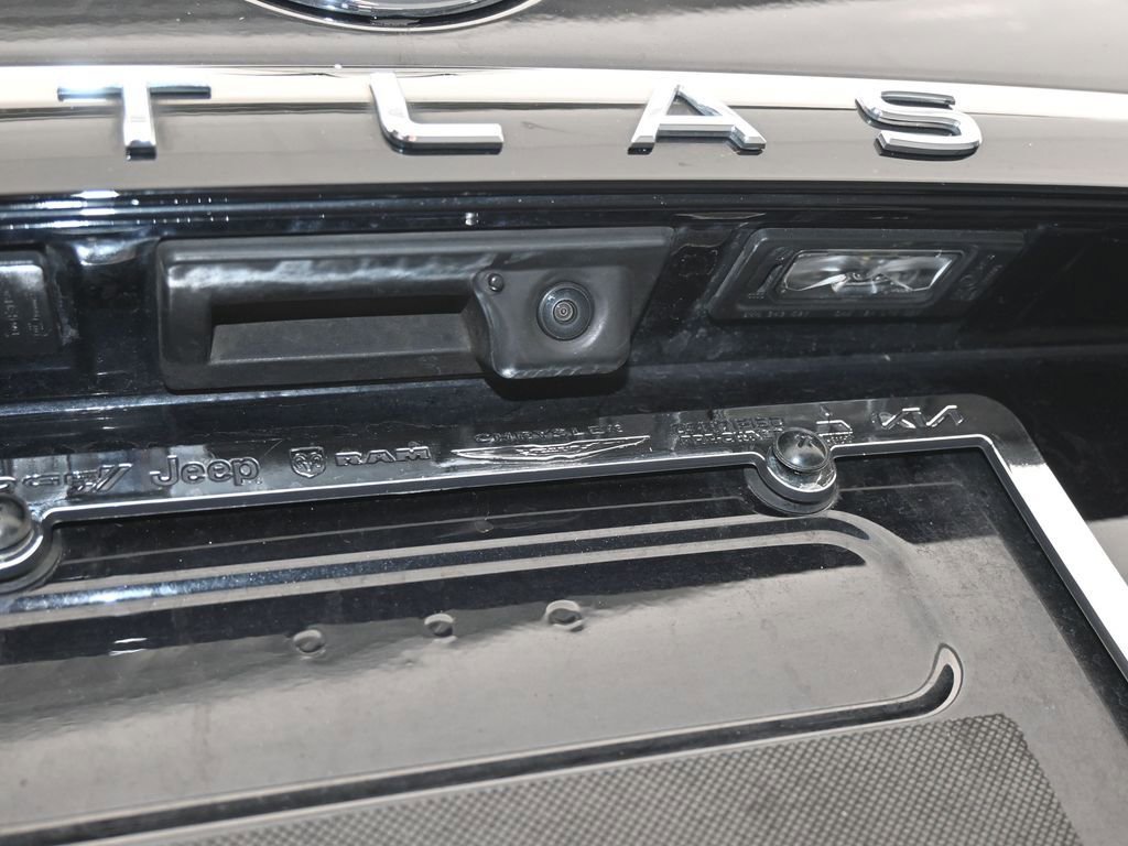 Used 2023 Volkswagen Atlas SEL R-Line image 42