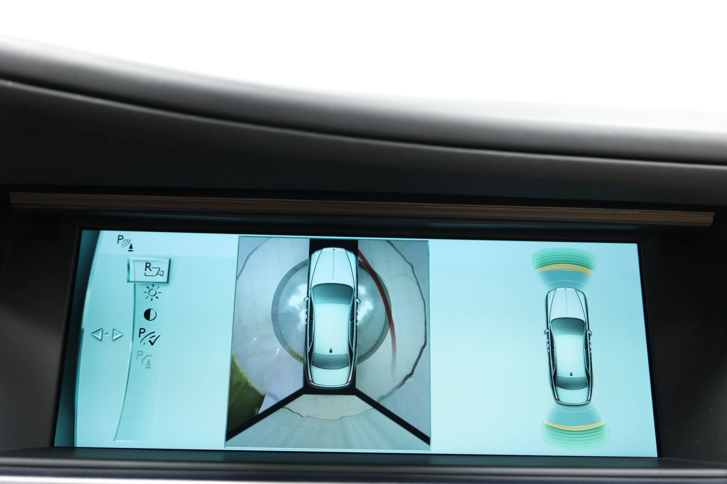 Used 2015 Rolls-Royce Ghost image 31