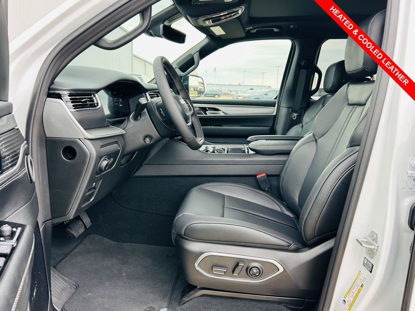 New 2026 Jeep Grand Wagoneer L Limited AWD/4WD image 3